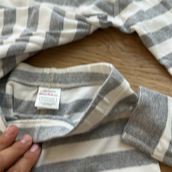 Hanna Anderson Gray and White Striped Pajama Set 8 - Picture 3 of 3